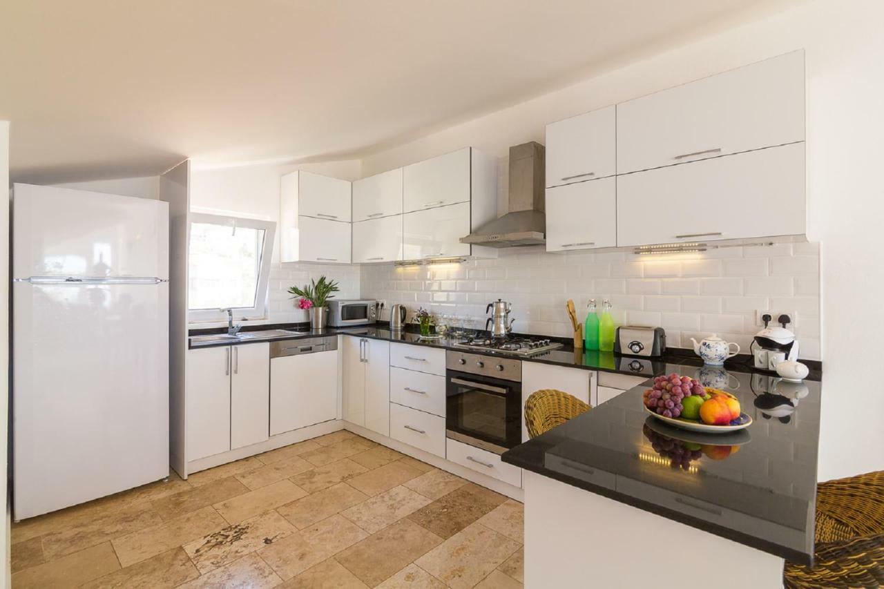 Dahlia Penthouse - Beautiful Luxurious Private Pool Fantastic Harbour Views Apartment *