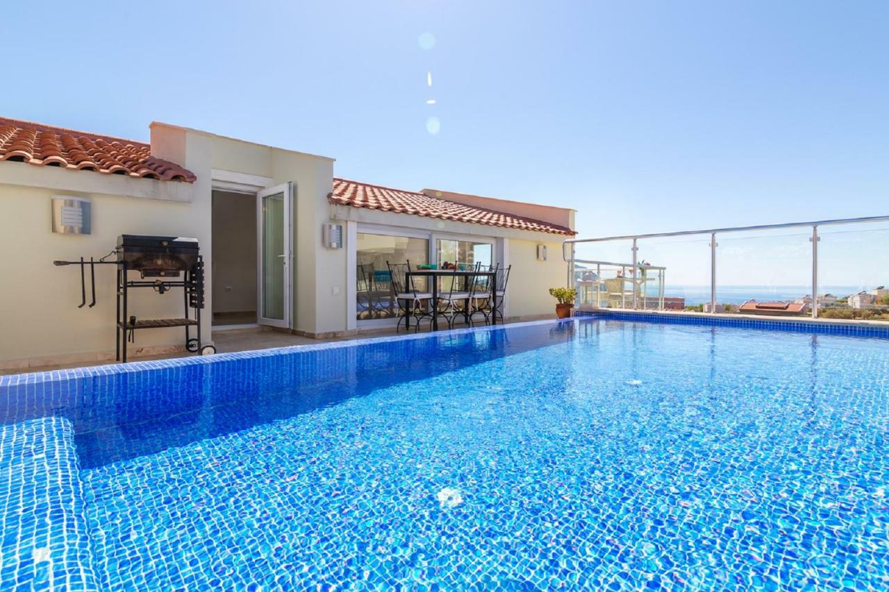 Apartment Dahlia Penthouse - Beautiful Luxurious Private Pool Fantastic Harbour Views *